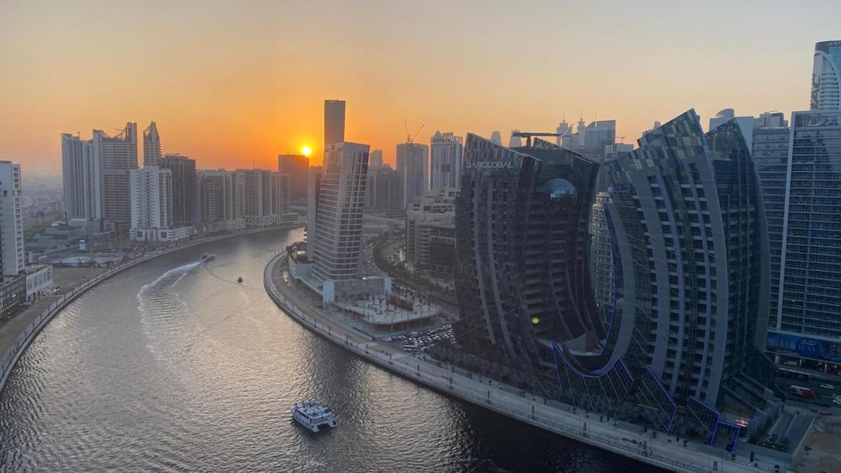 Elegant & Luxury 2Br Apartment Burj And Canal View Sabkhah Luaran gambar